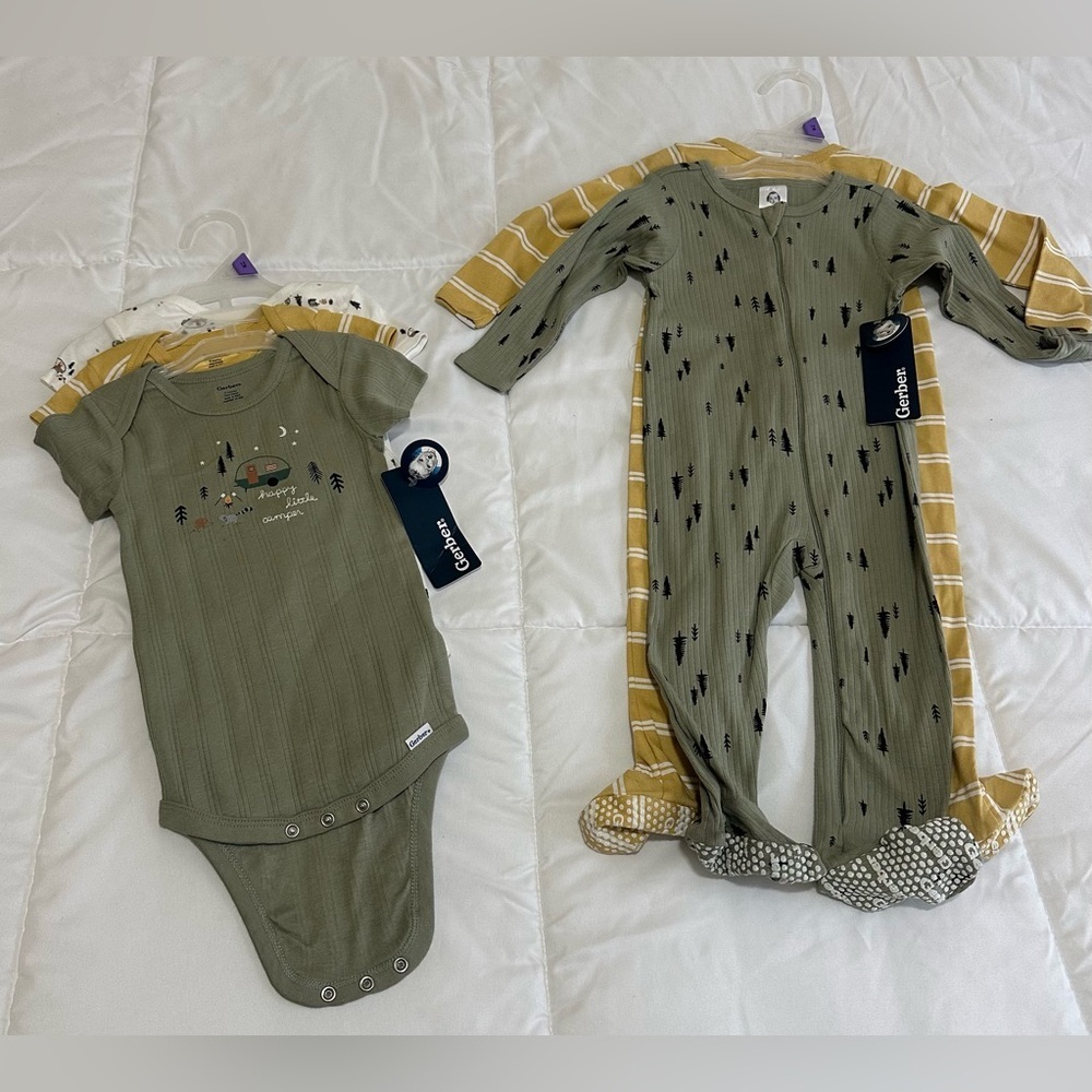 New Gerber Boys Sleeper/Onesie Set Sz 12 Months